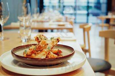 Botanical Bar + Kitchen