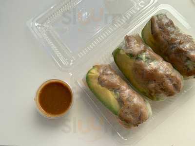 Saigon Salad Roll