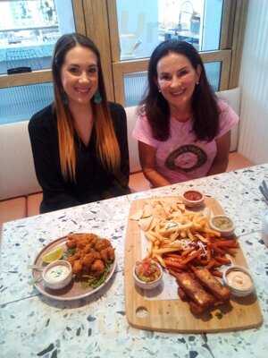 Comuna Cantina Everton Park