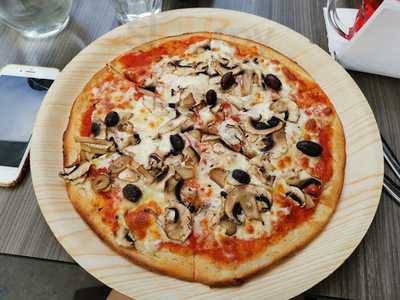 Zia Pina Pizzeria - The Rocks
