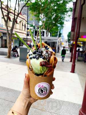 Hello Mister Frankie - Poke & Puffle Bar