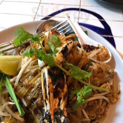 Jumbo Thai Restaurant And Bar