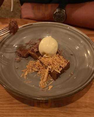 Tulip Bar & Restaurant