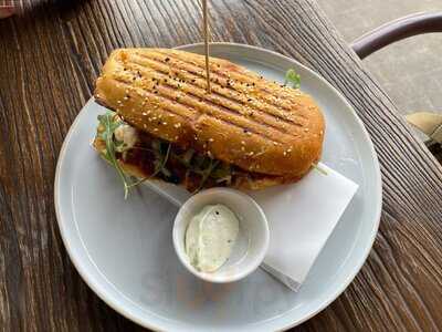 Leaf & Vine Cafe And Wine Bar