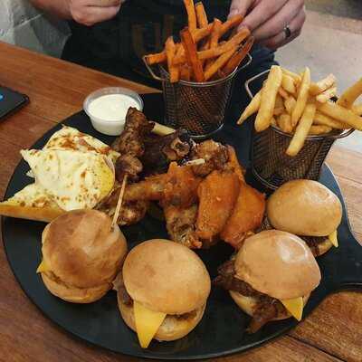 4 Hearts Brewing Pumpyard Bar And Brewery