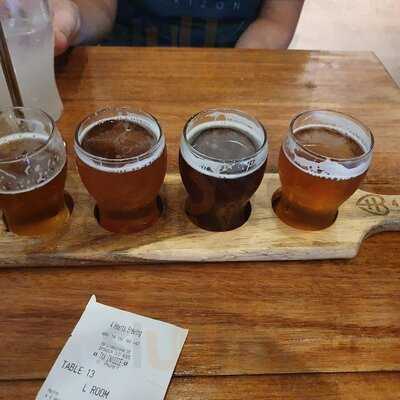 4 Hearts Brewing Pumpyard Bar And Brewery