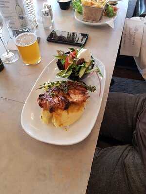 The Burrendah Tavern