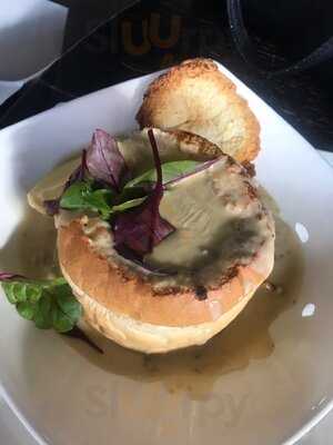 Fourthchild Cafe Restaurant & Lounge Bar