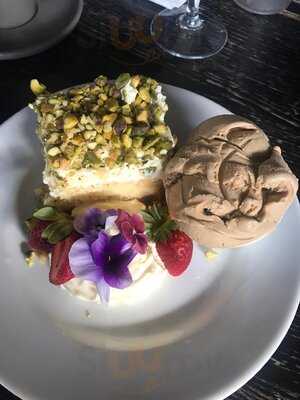 Fourthchild Cafe Restaurant & Lounge Bar