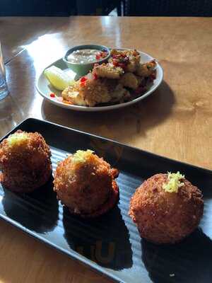 Waves On The Beach Restaurant