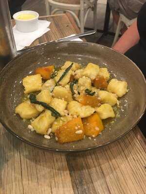 Dahlias Cafe & Pizzarea