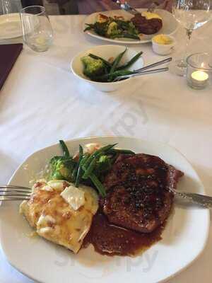 Hansa's Steak & Grill