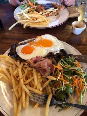 Iron River Bar & Grill