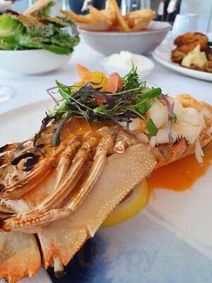 Sails Beach Restaurant