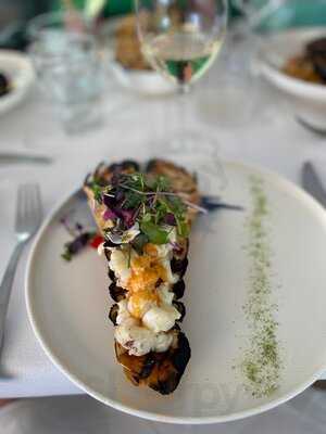 Sails Beach Restaurant