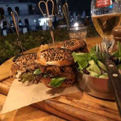 Vanilla Bean And Lime Cafe