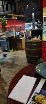 Lazy Susans Eating House