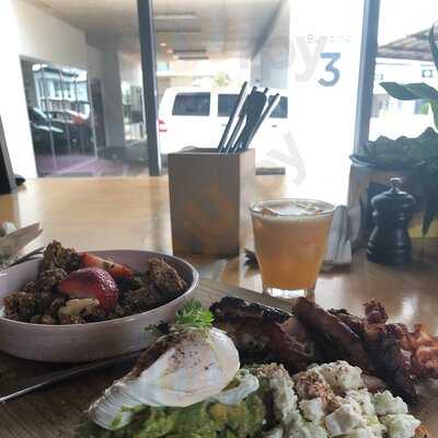 Besser Kitchen & Brew Bar