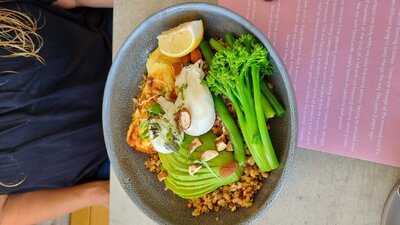 Besser Kitchen & Brew Bar