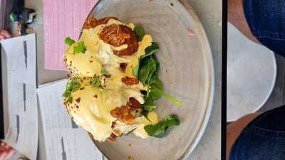 Besser Kitchen & Brew Bar