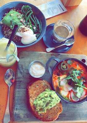 Besser Kitchen & Brew Bar