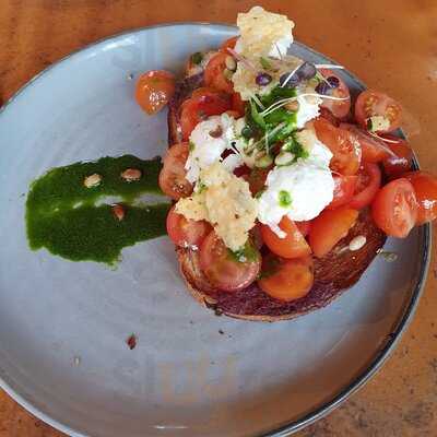 Besser Kitchen & Brew Bar