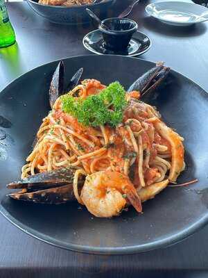 George's Steak & Seafood Restaurant