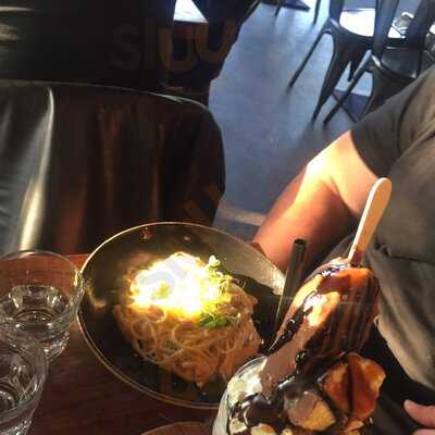 Demazzi's Restaurant