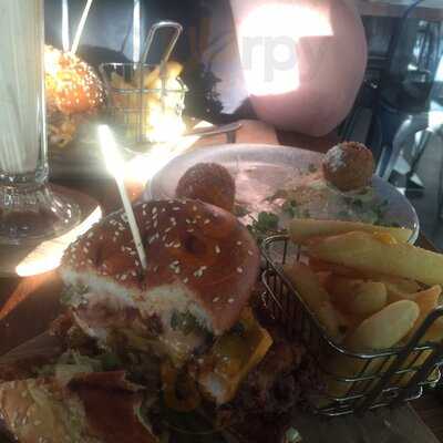 Demazzi's Restaurant