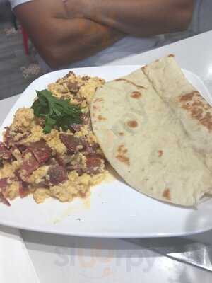 Mama's Cafe Patisserie