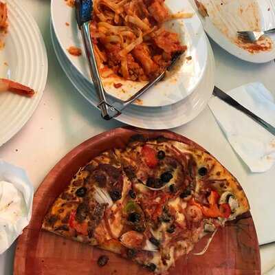 Roma Pizzeria & Coffe Bar