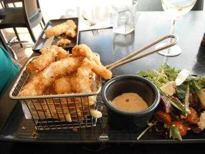 Fiction Bar & Restaurant