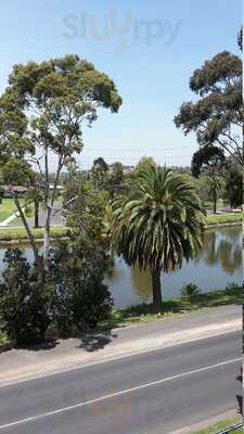 Poynton's Boulevard Cafe