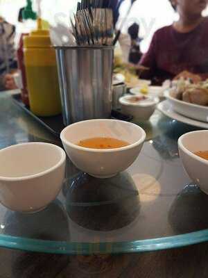 Quang Vinh Restaurant