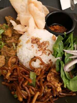 Manado Indonesian & International Cuisine