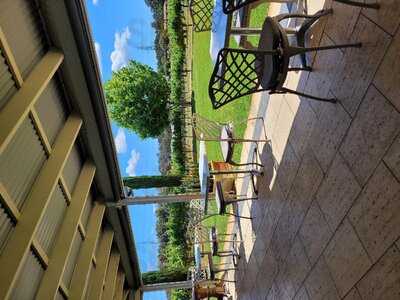 Pinelli Estate Winery Restaurant