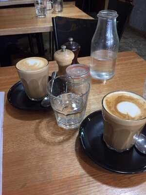 Lily Loves George Cafe