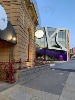 Frankie. Bar & Eatery