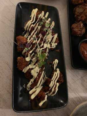 Frankie. Bar & Eatery