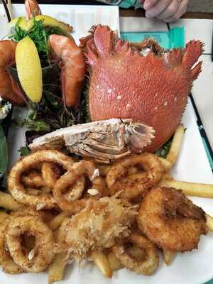 Reef Seafood And Sushi