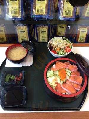 Reef Seafood And Sushi