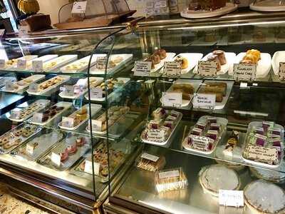 Lucchini Continental Cakes