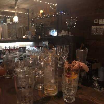 The Hold Bar & Restaurant