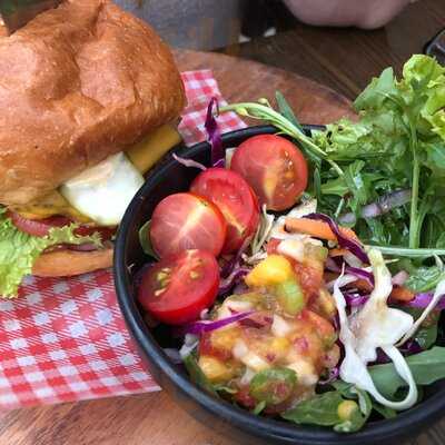 The Hold Bar & Restaurant