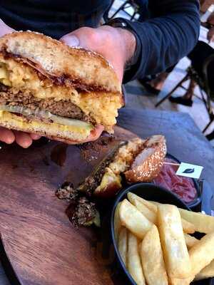 The Hold Bar & Restaurant