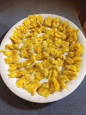 Divine Noodles & Sushi