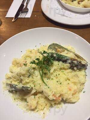 Casa Mia Cafe & Restaurant