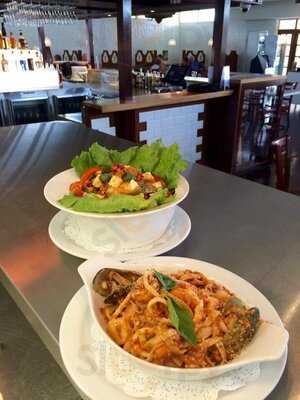 Casa Mia Cafe & Restaurant