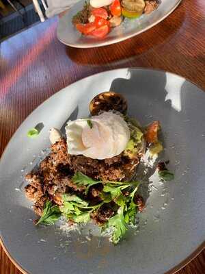 Pearl And Ash Cafe And Wine Bar