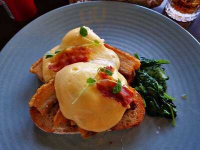 Pearl And Ash Cafe And Wine Bar